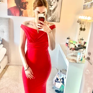 Röd Balklänning - Säljer denna jätte fina balklänning för 400! Aldrig använd ❣️ 