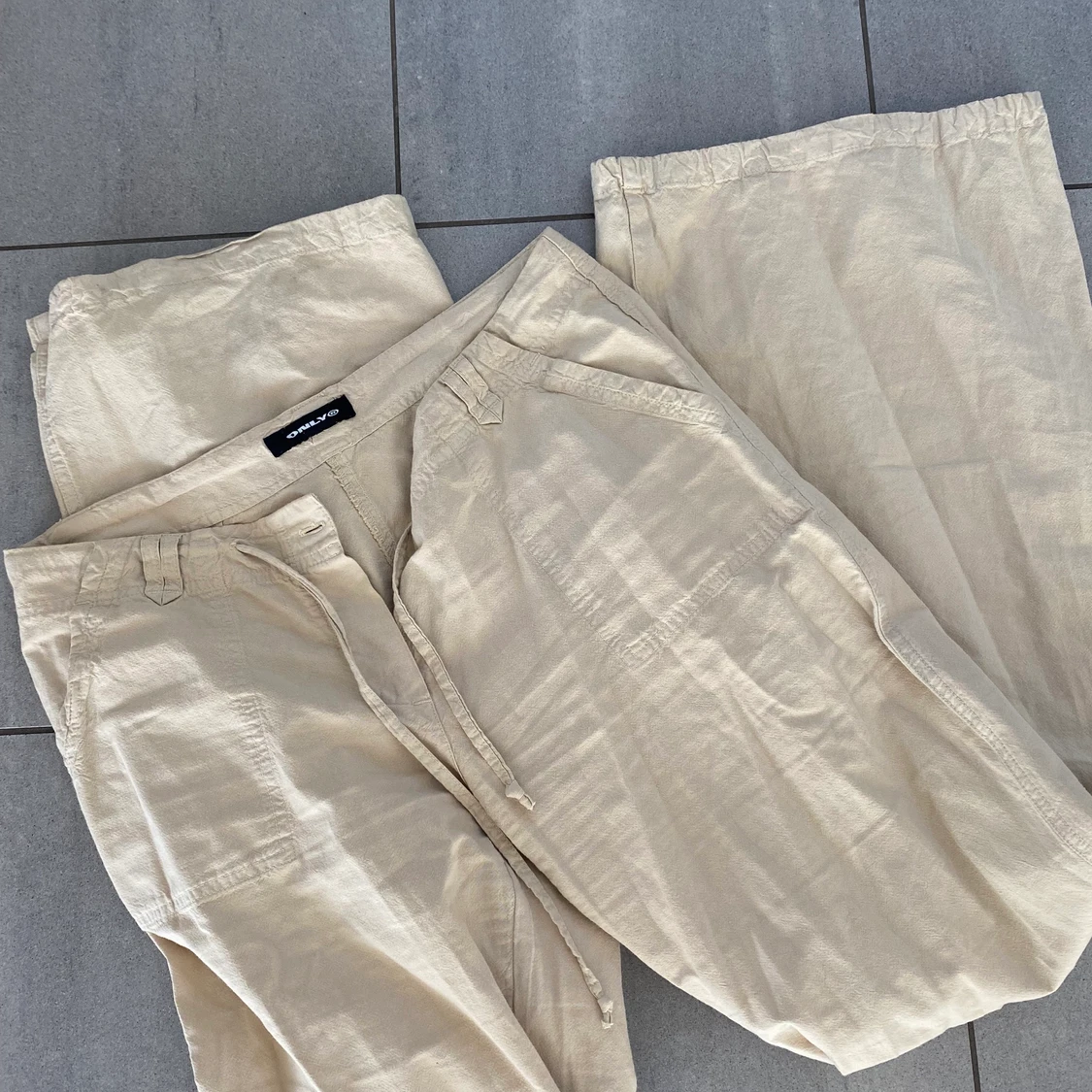 Only beige byxor  - 91