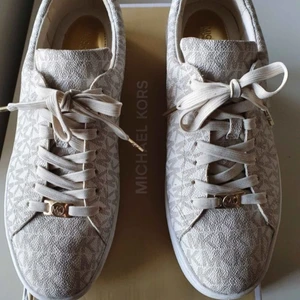 Michael kors keaton stl 41 - Äkta ny pris 1300 använda 3 gånger kommer i orginal kartong 