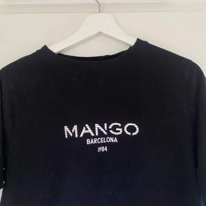 Svart t-shirt från Mango 🖤 