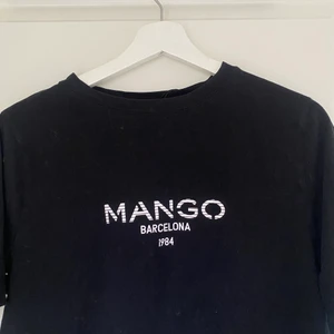 Tshirt mango - Svart t-shirt från Mango 🖤 