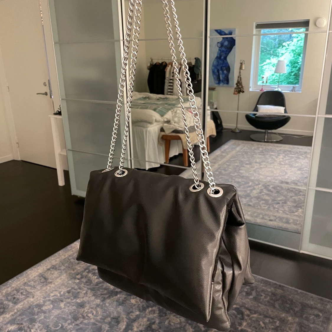 Rymlig väska från hm