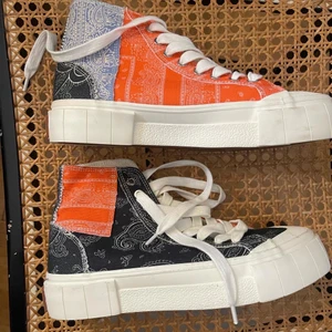 HELT NYA SKOR - Storlek 38. Aldrig använda.