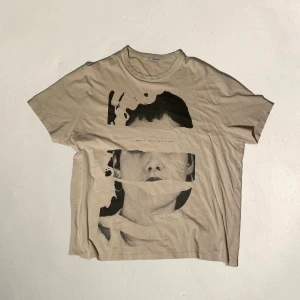 Our legacy T-shirt - En Our legacy sample t-shirt. Den är 1/1 och köptes på ourlegacy workshop. Den är i princip oanvänd.