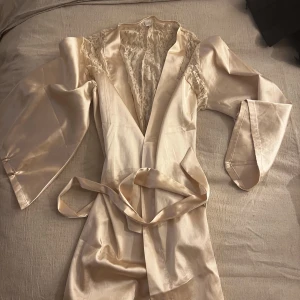 Kimono - Jätte skön kimono i sammet 🫶🏻