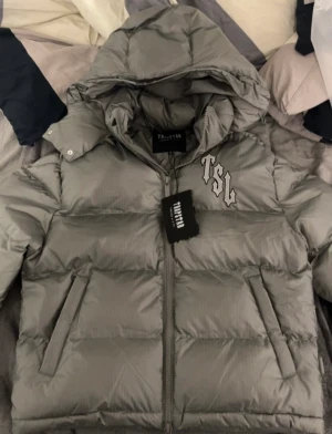 Trapstar jacket - Trapstar SHOOTERS HOODED PUFFER - GREY M✅ L✅ äkta 100%✅