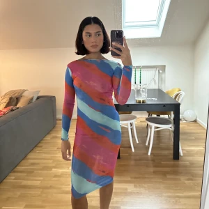 Klänning  - Superfin sheer klänning från Boohoo. 