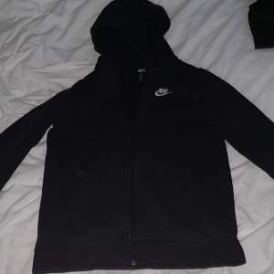 Nike zip hoodie  Skick 10/10  Storlek S Nypris 699kr