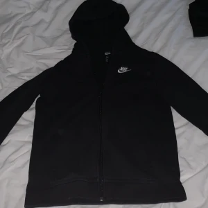 Nike zip hoodie - Nike zip hoodie  Skick 10/10  Storlek S Nypris 699kr