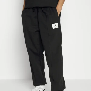 Jordan mjukis set - Skönt mjukisset från Jordan, i Jordan mjukisset, nytt skick. Säljer pga att det aldrig har kommit till användning. Nypris 1700 🙌 säljer var sin del för 350kr eller settet tillsammans för 600kr