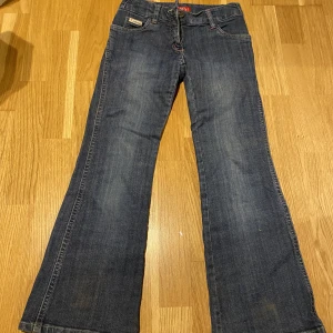 Jeans för barn - Snygga bootcut jeans för barn 💕🌺