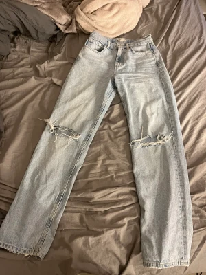 Jeans - Säljer mina jeand får gina stl 36 då dom inte kommer till användning har knappt använt dom