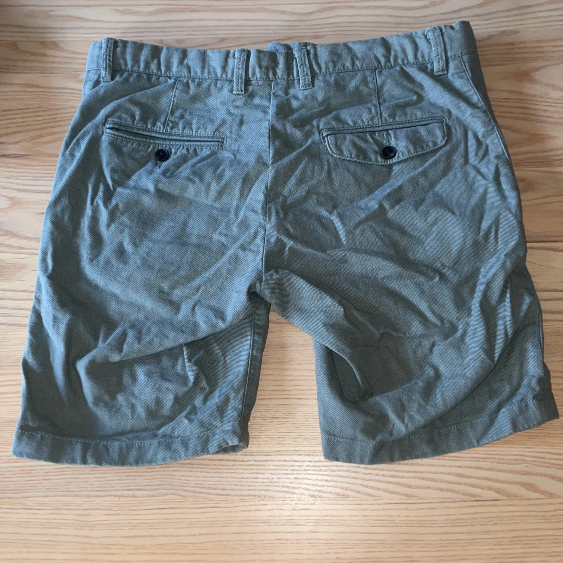 Grå bomullsshorts - 91