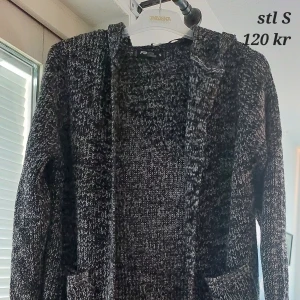 Kofta - Säljer kofta i fint skick. Storlek s 120 kr plus porto 