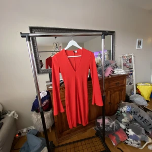 Klänning  - Inklusive frakt 