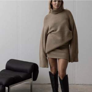 Säljer denna slutsålda kjol i Strl S från Lojsans nya kollektion med NA-KD. Helt oanvänd!🤍