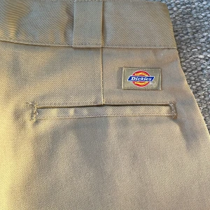Dickies chinos  - Dickies 34/32 chinos i otroligt fint skick! 