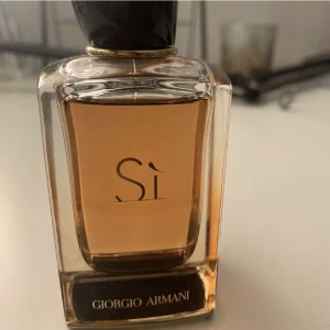 SI intense  - 95% av produkten kvar. Använd en gång. I bra skick. Ordinarie priset 807 kr. Möts endast upp i Örebro 