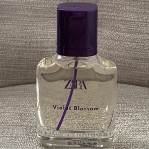 Parfym zara - Oanvänd parfym från zara  30 ml