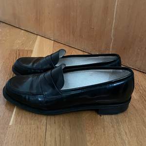 Italienska klassiska loafers. Bra skick. 