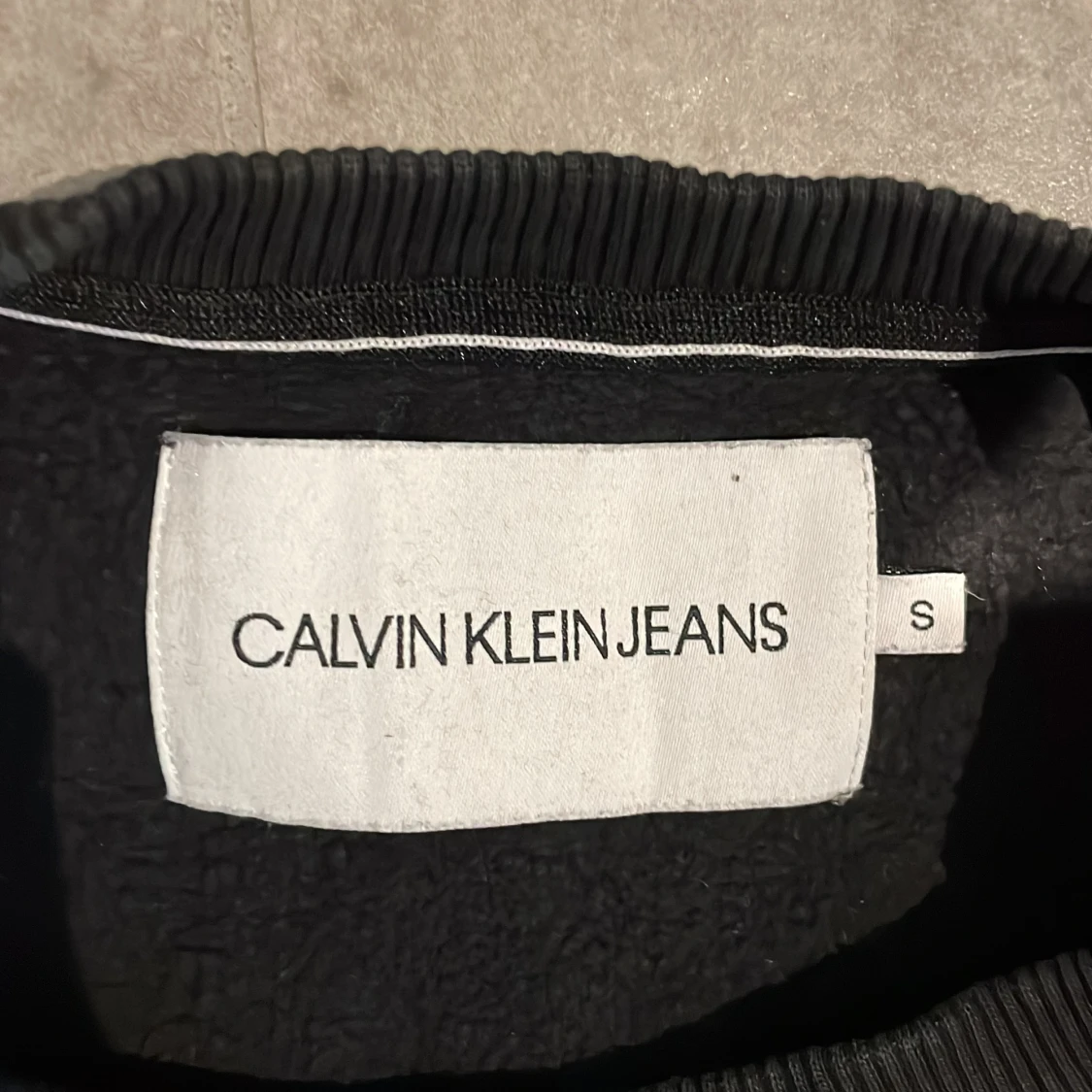 Calvin Klein  - 91