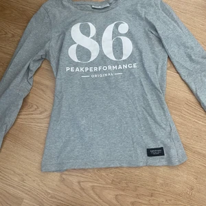 Grå, peak performance, S - Söt, långärmad , basic bra