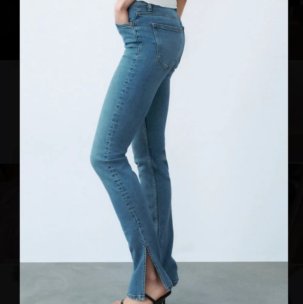Så fina jeans från zara i storlek 36🧡. Jeans & Byxor.