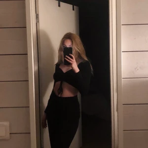 Tröja från Zara - Säljer denna snygga toppen från Zara