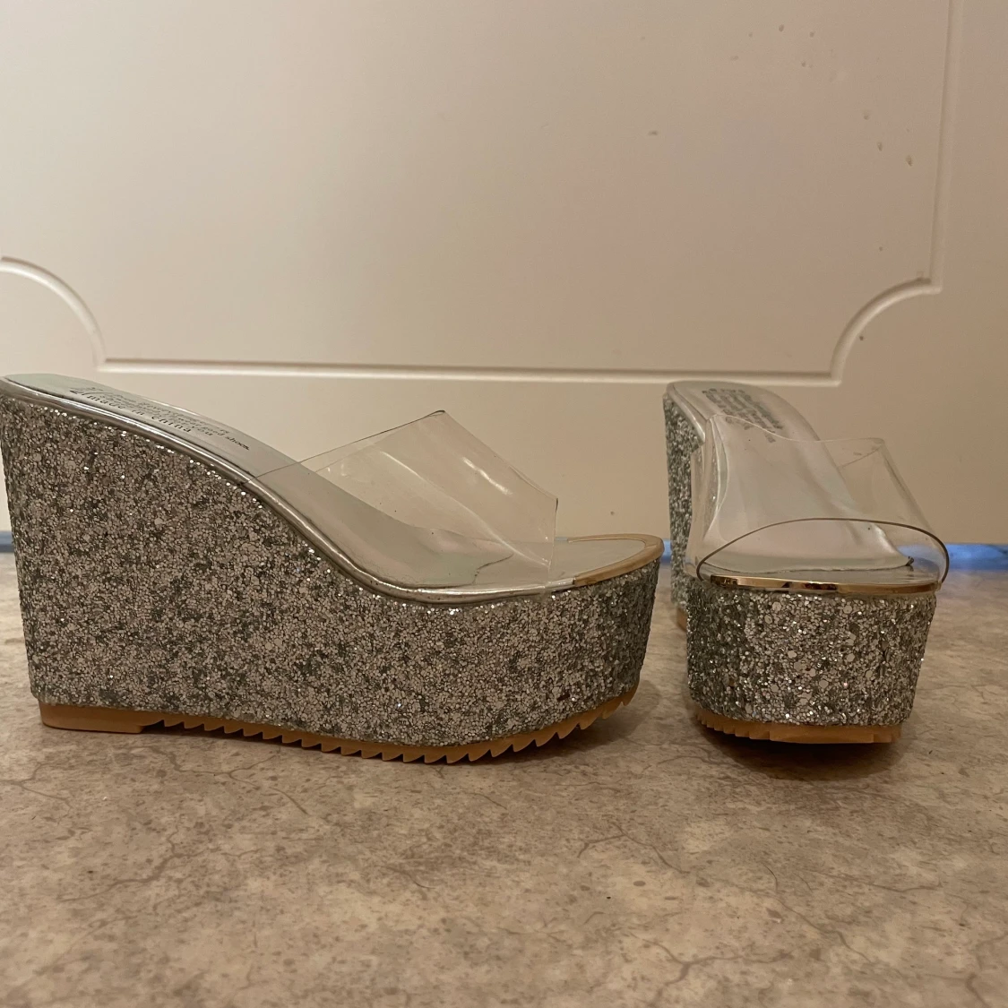 Transparenta platå skor 