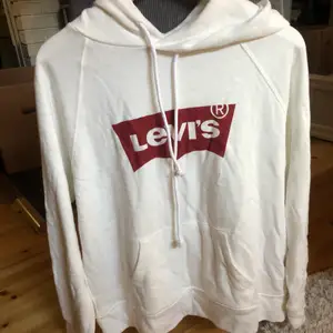 Helt ny hoodie från Levis. Storlek L. 