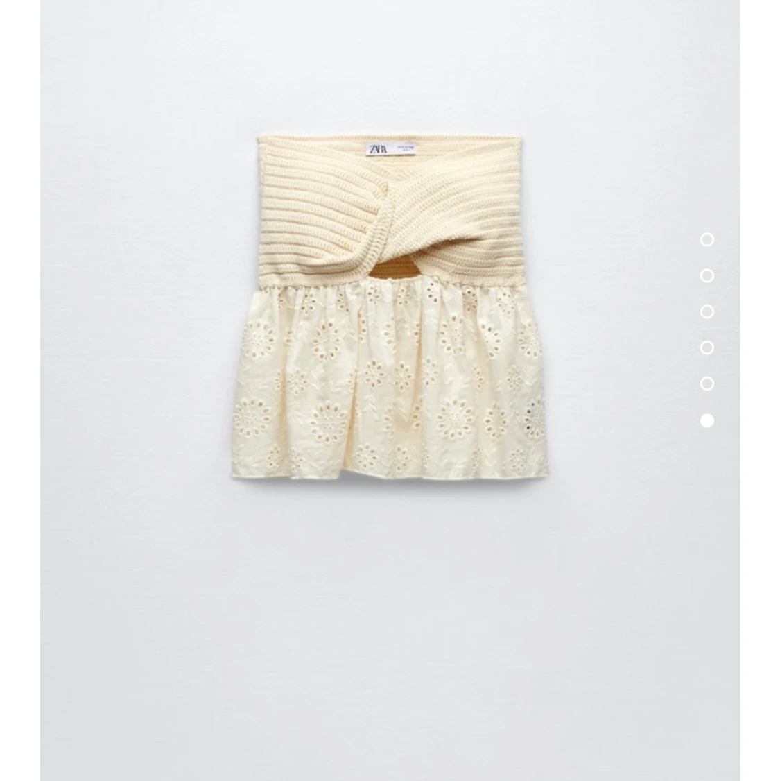 STICKAD OCH KOMBINERAD TOPP