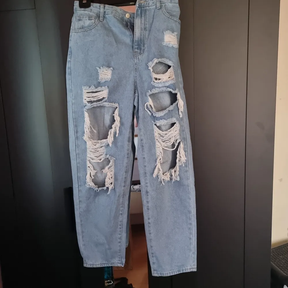 Skit snygga jeans som var alldeles för stort för mig.. Jeans & Byxor.