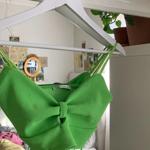 Supersnygg festtop!💚 - Snygg festtop för sommaren, perfekt när man är brun så det är en så häftig färg💚