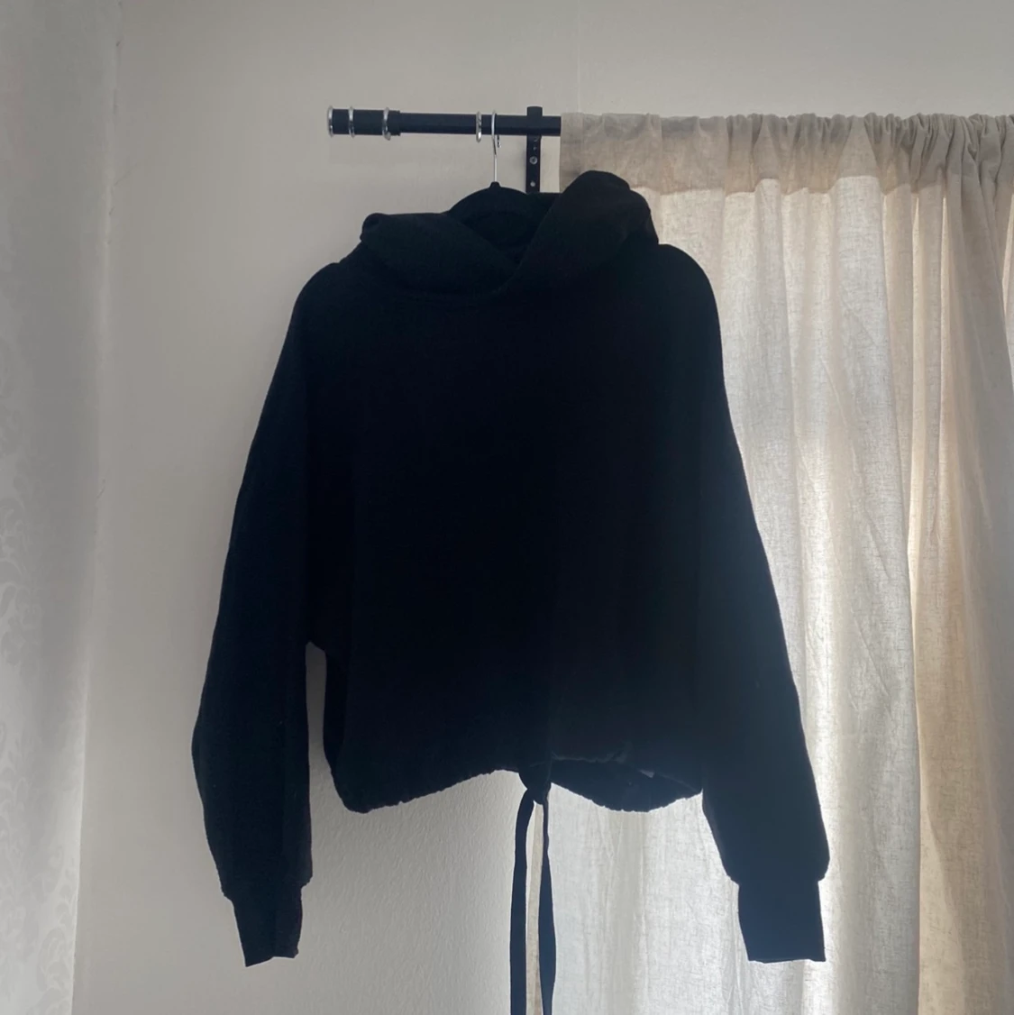 Hoodie med snörning