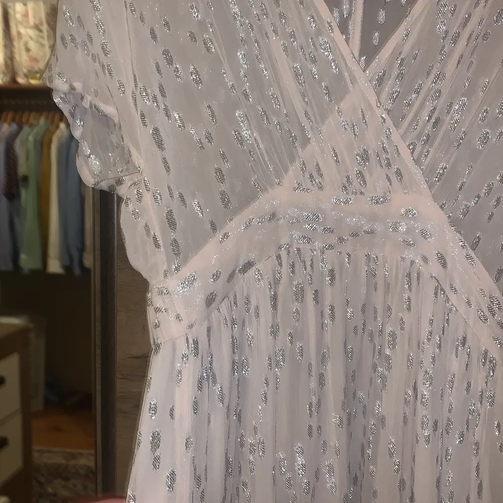 Säljer en helt ny balklänning som har kostat 700kr i storlek S.. Klänningar.
