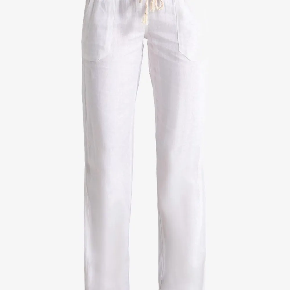 Intressekoll på o köpa dessa! Storlek L💕. Jeans & Byxor.