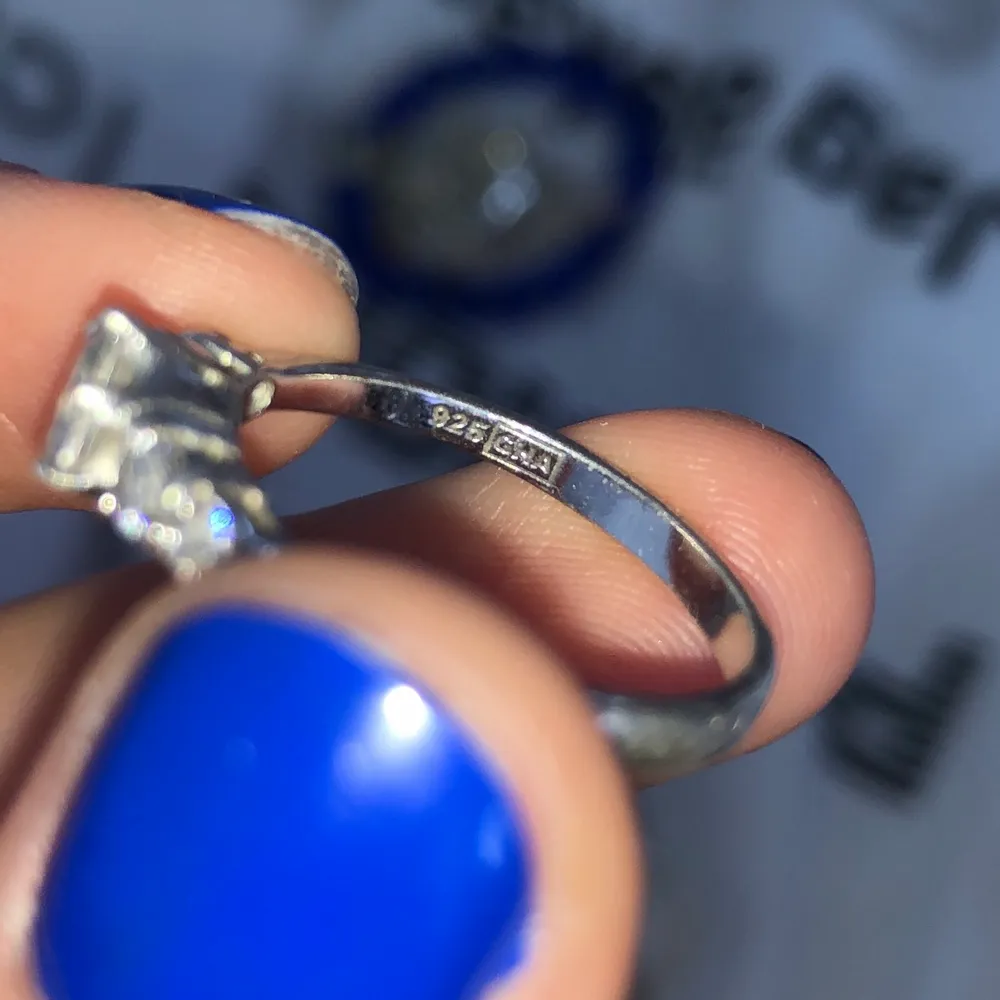 En ring som inte kommit till användning som köptes för nåt år sedan. Ringen är av silver, 925 GHA. Pris och frakt kan diskuteras i dm! . Accessoarer.