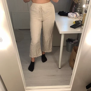 Linnebyxor - Fina linnebyxor som är förkorta för mig. Måste därför sälja dem