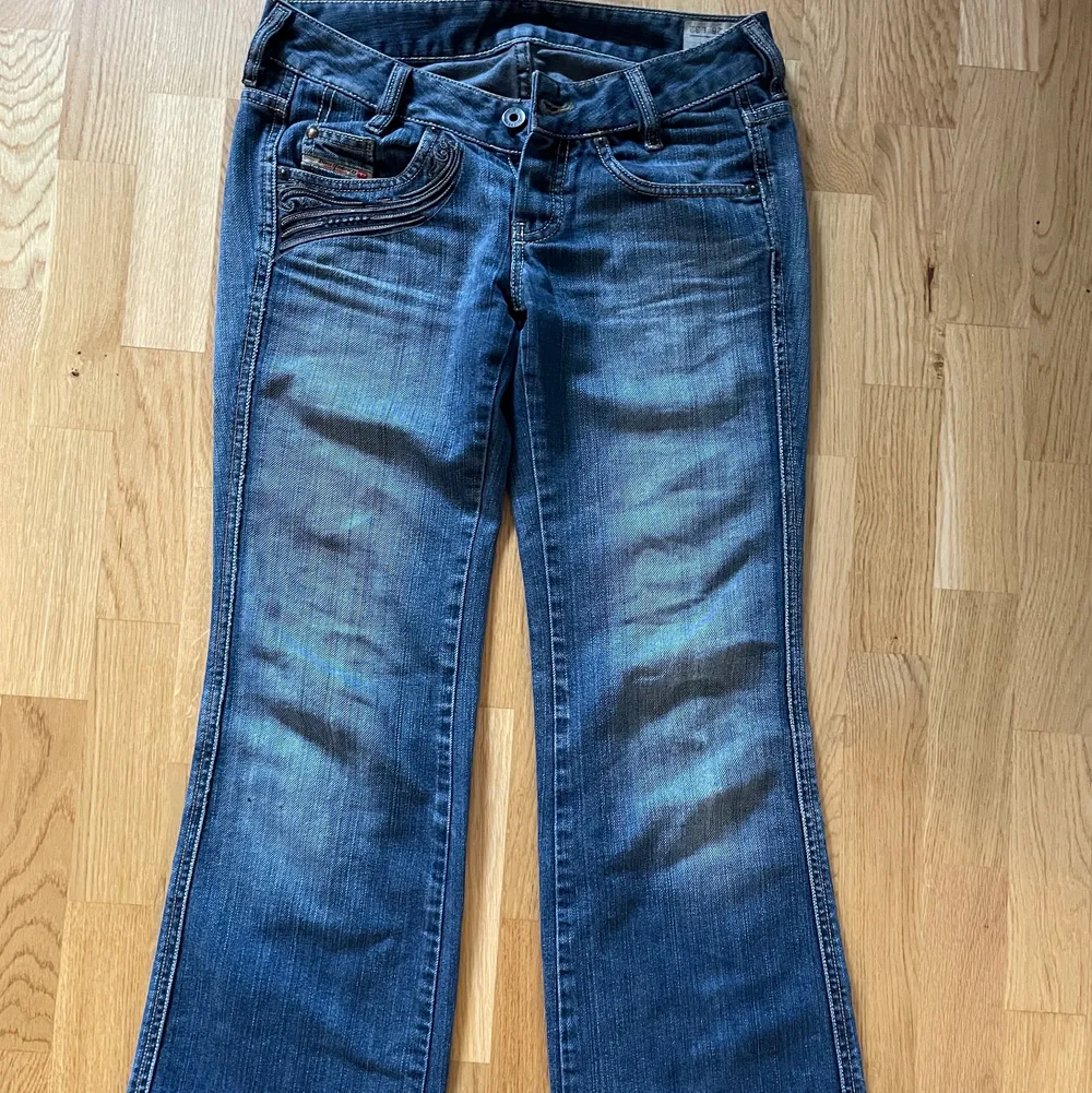 Diesel Jeans, använda 1 gång, väldigt bra skick. Jag är 160 och de är perfekt längd. Storlek 25 / en XS typ. Jeans & Byxor.