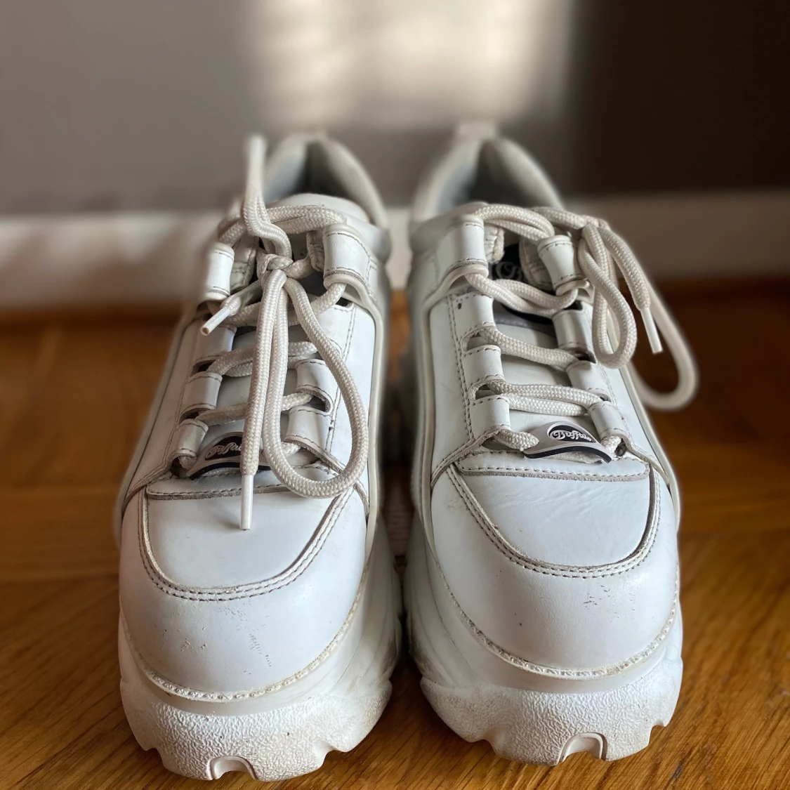 VitaBuffalo London, Noumera strl 37 - 90