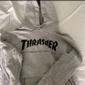 Thrasher  - Hoodie från thrasher, använt få gånger, inga skavanker på den, skriv för fler bilder