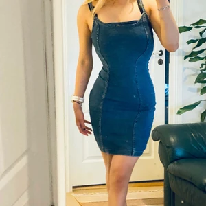Summer Tight Sexy Dress - A SUMMER dress that is both casual and very sexy.  Friends of ANY style.  Only wear it ONCE after buying it.  Sell ​​CHEAP!