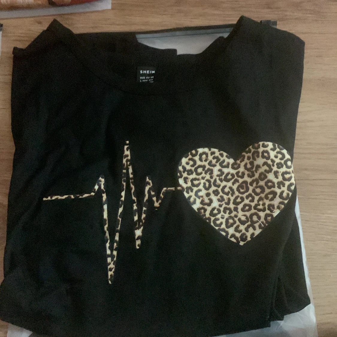 3 Stycke tröjor från Shein alla är storlek l - 90