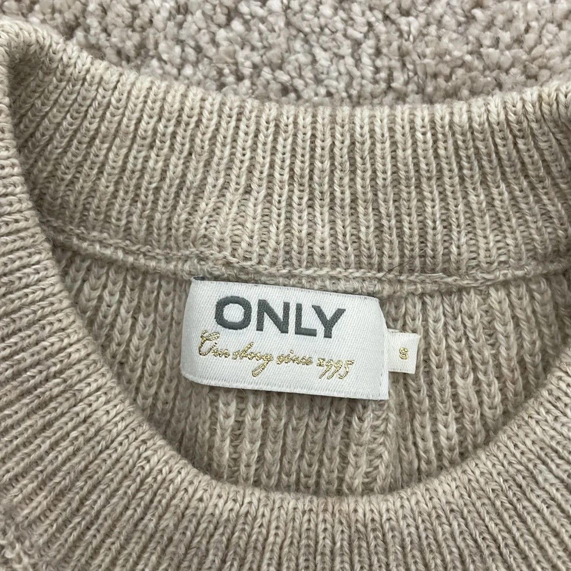 Stickad beige vest  - 91