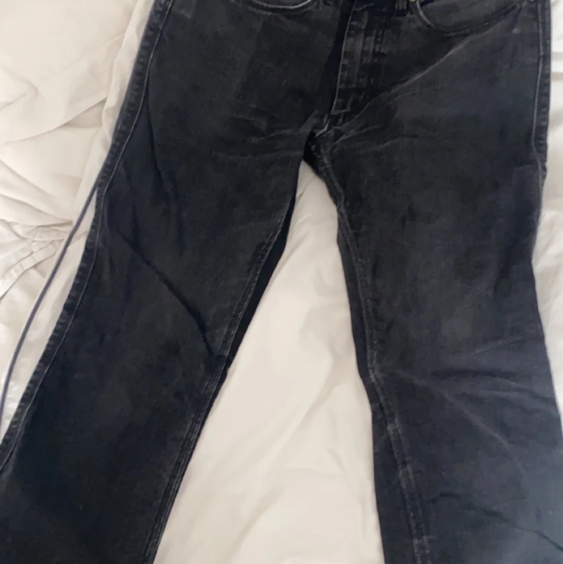 Lågmidjade svarta jeans från acne - 90