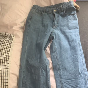 Byxor från SHEIN  - Den  är blå har använt 0 gonger 