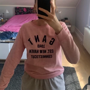 Gant tröja  - En rosa oanvänd gant tröja i storlek 170. Väljer att sälja den då den aldrig kommit till användning. Säljer för 250kr och köparen står för frakt💗