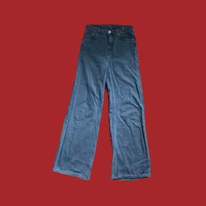 Ace weekday, breda jeans. Nypris 500kr säljer för 99 + frakt! 💓