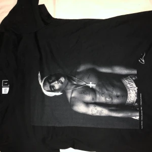 Tupac tröja - Helt oanvänd. Sitter bra. 