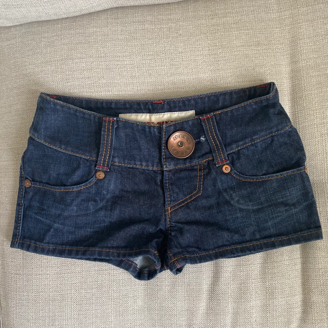 lågmidjade jeansshorts <3